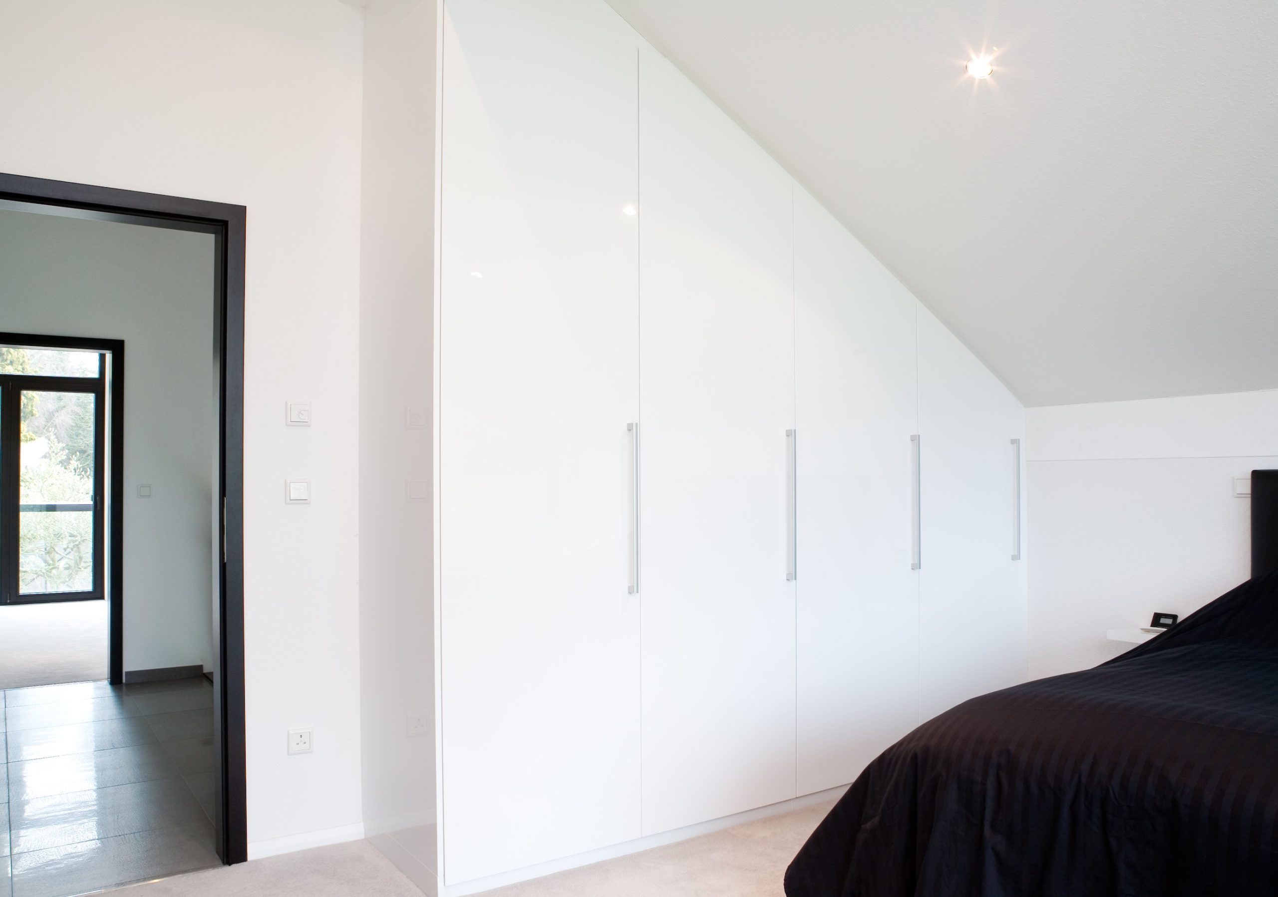White-Gloss-1